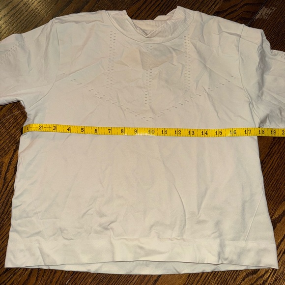 Old Navy Seamless Mock Neck Performance Long Sleeve - Picture 2 of 5